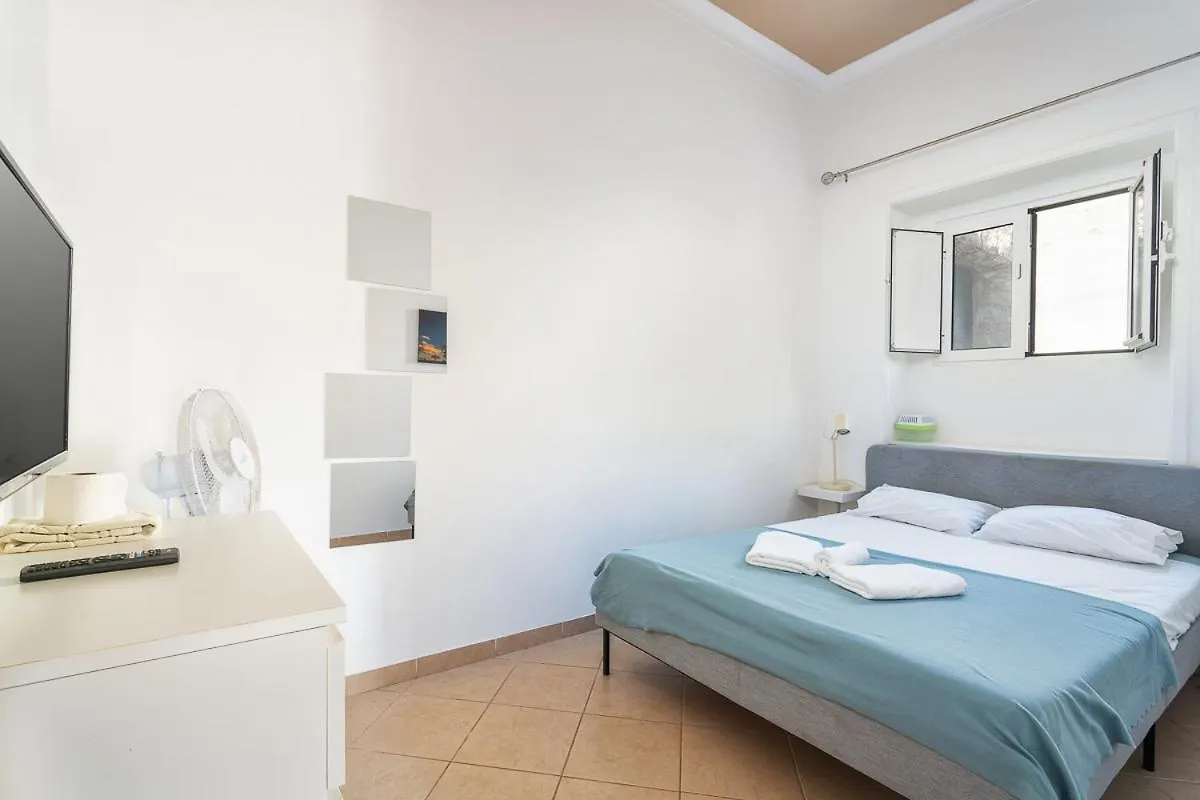 Blife Salinya Private Rooms At N125 Olhao Homestay