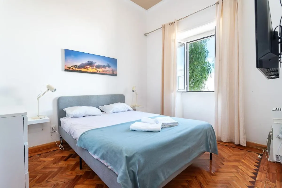 Blife Salinya Private Rooms At N125 Olhão