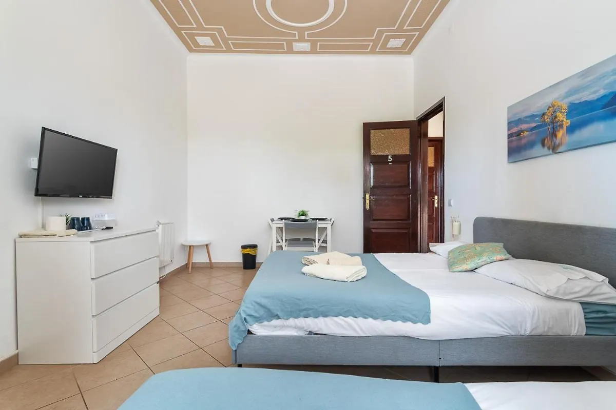 Quarto em Acomodações Particulares Blife Salinya Private Rooms At N125 Olhão Portugal