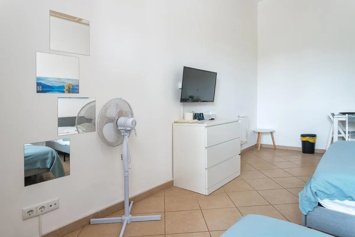 Blife Salinya Private Rooms At N125 Olhão 0*,