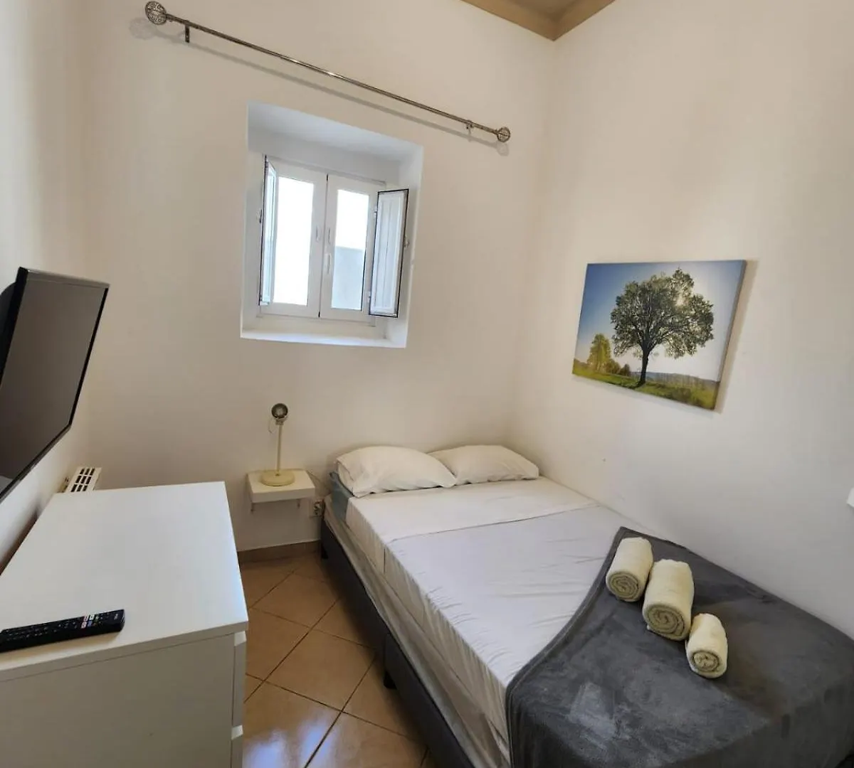 Blife Salinya Private Rooms At N125 Olhao Homestay